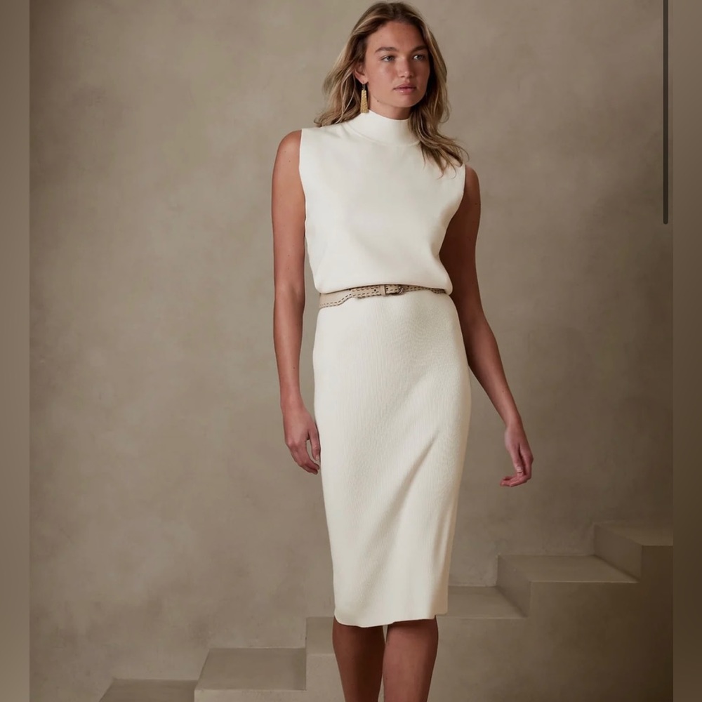 Banana Republic Giuliano Midi Sweaterdress! Size Medium. Sold out online